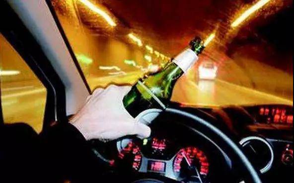 真的假的？最新交規：酒后躺車內休息也算酒駕？